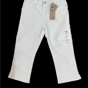 LEVI'S Mid Rise Capri  white color Jeans
Pants, Size 12W31